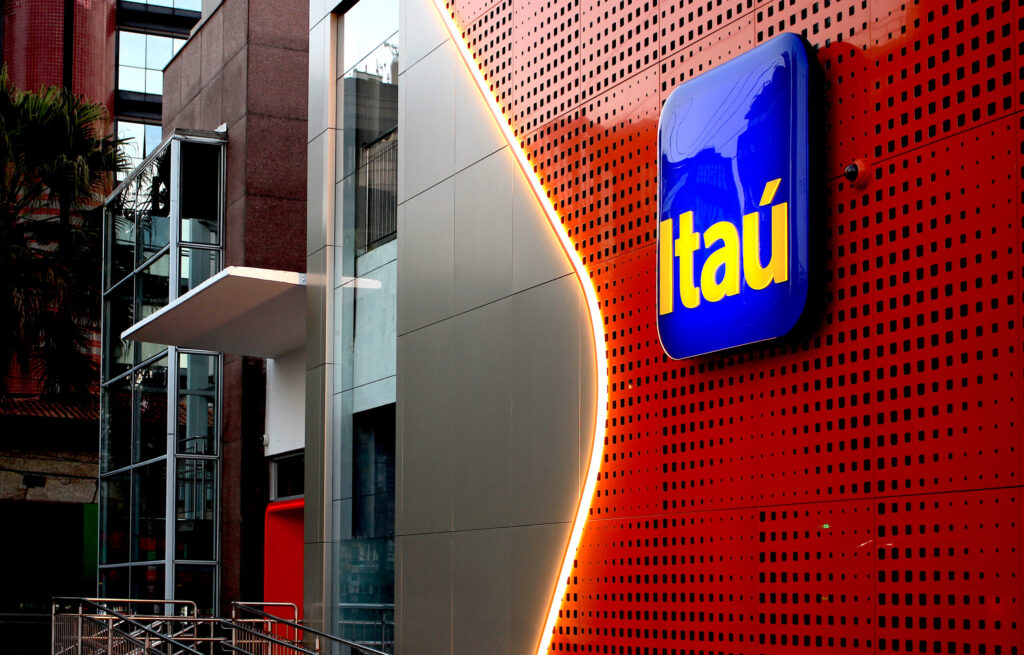 Home Office e Monitoramento: Lições do Caso Itaú Para Empresários